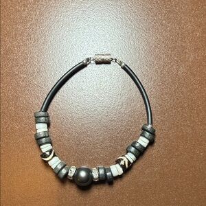 Elegant Black and White Beaded Necklace